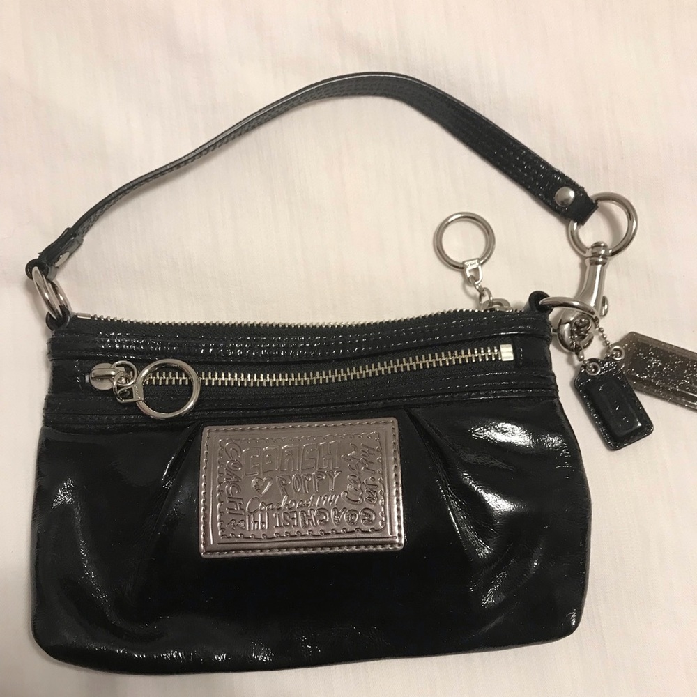 Coach Poppy Wristlet - black patent leather